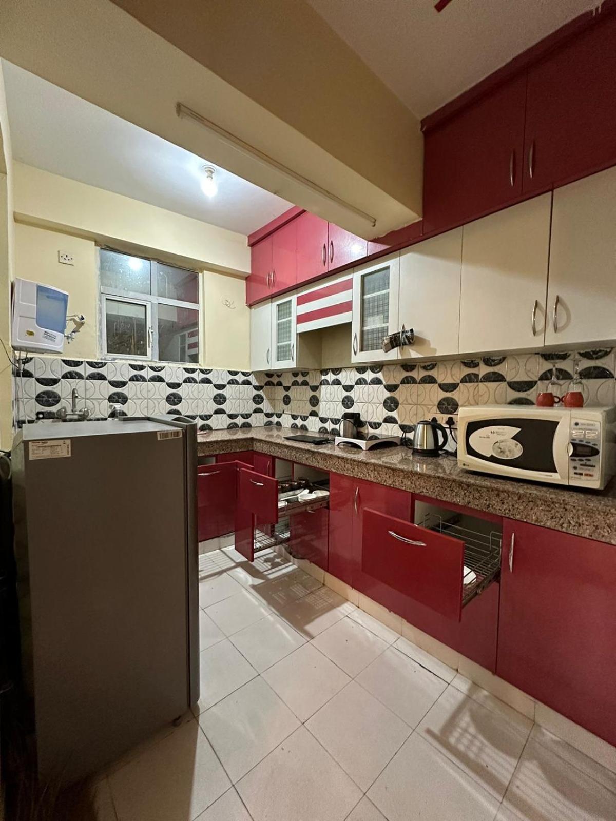 Apartamento Royal Ambience Ghaziabad Exterior foto