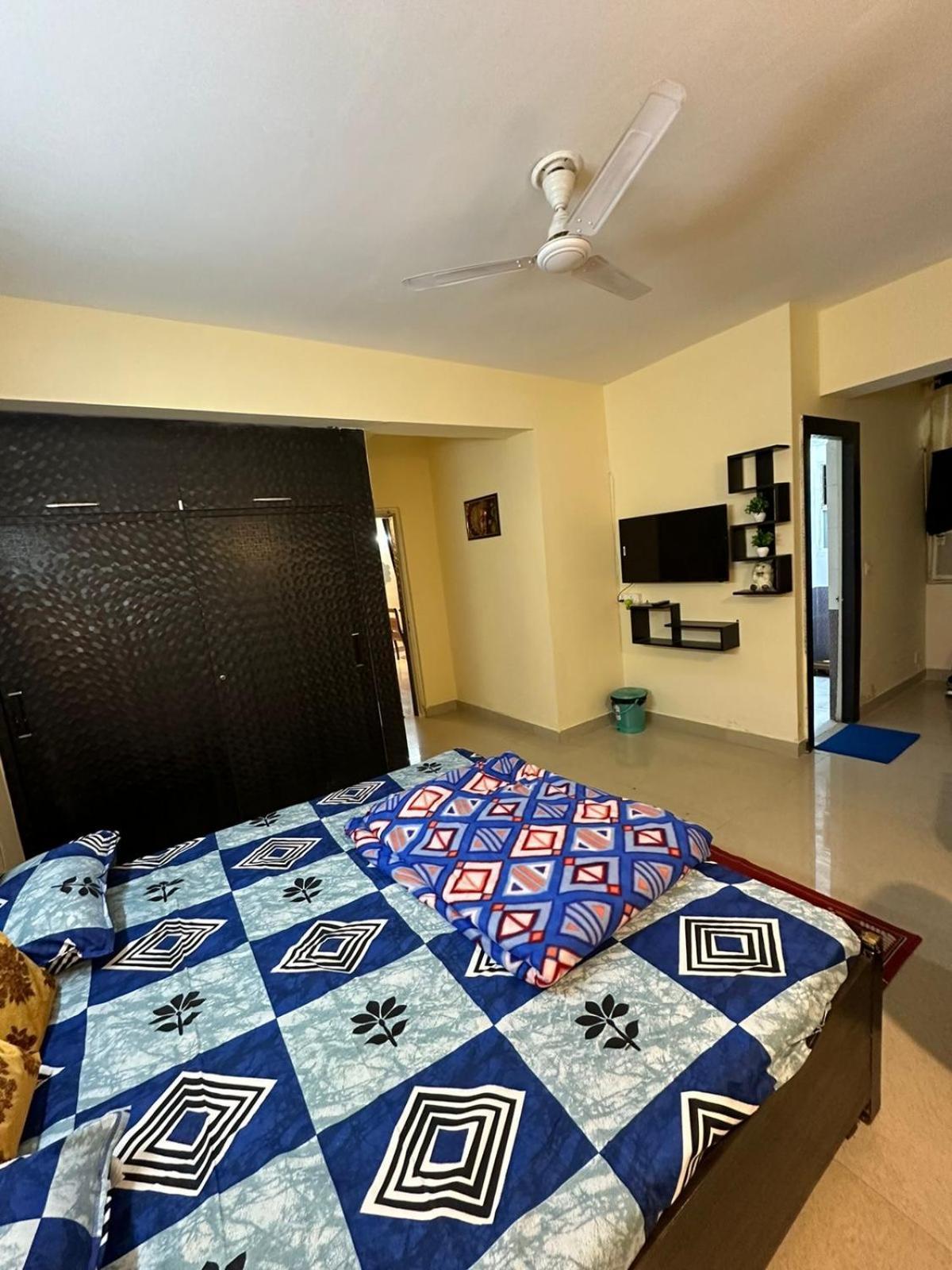 Apartamento Royal Ambience Ghaziabad Exterior foto