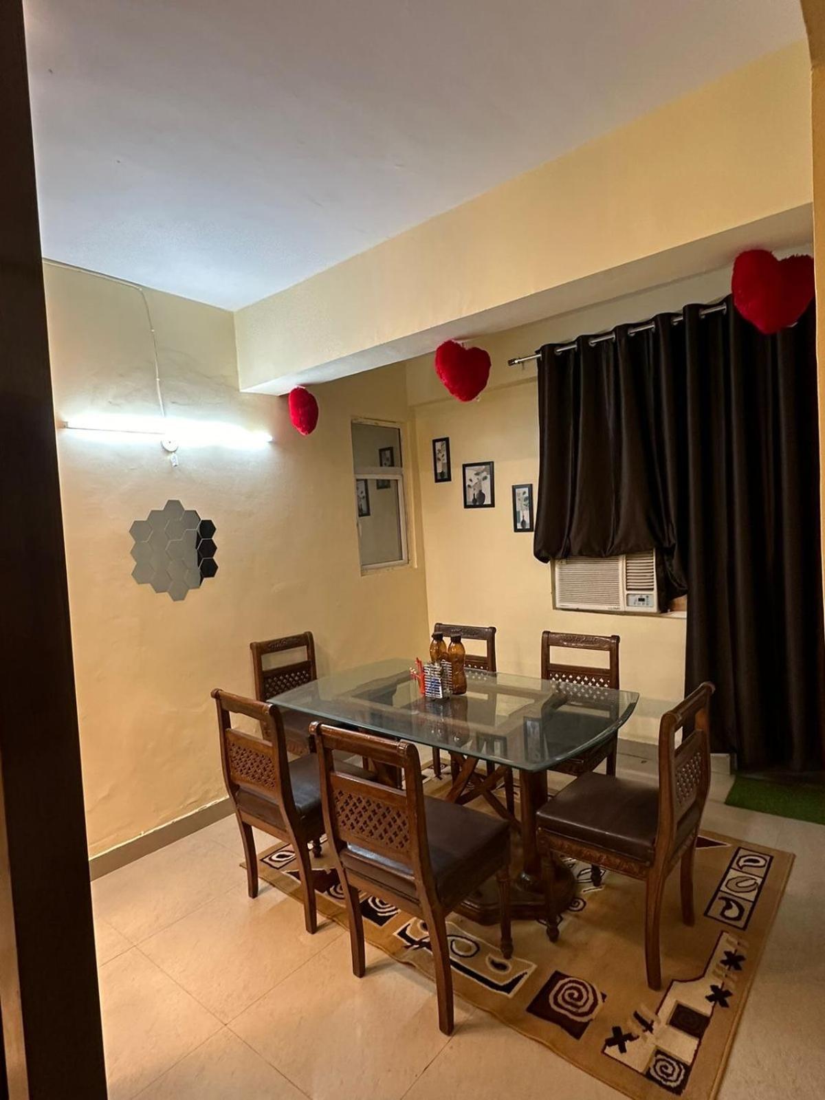 Apartamento Royal Ambience Ghaziabad Exterior foto
